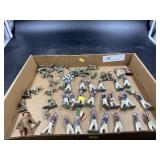 Tray of Vintage Lead & Composition Soldiers