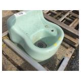 Porcelain Water Drinking Fountain