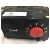 Mid-Century Jewel 5100S Tabletop Radio