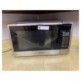 Panasonic Genius Sensor 100Watt Microwave
