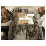 Kirkland Queen-Sized New Plush Blanket