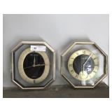 2 Wall Clocks
