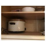 2 Shelves of Kitchenwares
