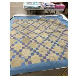 Block & Checkered Pattern Quilt