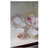 Cups/ Saucers, Sugar, Creamer