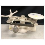 Iron Enameled White Painted Detecto #4 Scales