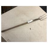 Primitive 3-Prong Hay Fork