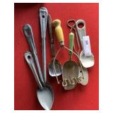 8 Vintage Kitchen Utensils