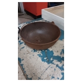 OLD CAST POT..NO LID OLD CAST POT..NO LID