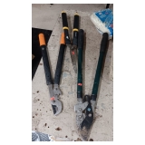 HEDGE TRIMMERS HEDGE TRIMMERS