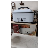 LIKE NEW 18QT. ROASTER LIKE NEW 18QT. ROASTER