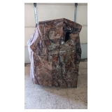 NEAT ENCLOSED HUNTERS BLIND.. NEAT ENCLOSED HUNTERS BLIND..
