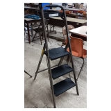 NICE STEP LADDER