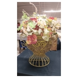 METAL FLOWER HOLDER
