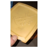 DOES HAVE A CHIP BY MY FINGER