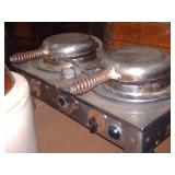 GRISWOLD COMMERCIAL WAFFLE IRON.. GRISWOLD COMMERCIAL WAFFLE IRON..