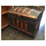 Camel back trunk