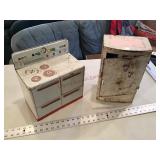 Vintage tin toy appliances