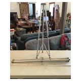 2 easels