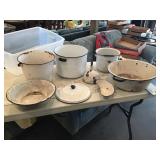 Assorted enamelware w/ tote