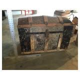 Camel back trunk
