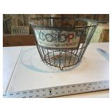 Coop wire egg basket
