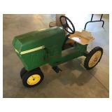 John Deere peddle tractor
