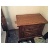 2 Nightstands