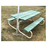 Picnic table