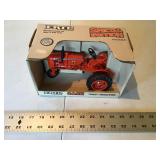 Case vac tractor 1/16 scale