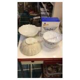 Pillsberry strainer and white bowls