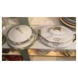 Soup terrines gravy bowl