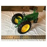 1/8 John deere Tractor