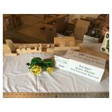 John Deere D2 cylinder expo tractor