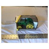 Dear collectors edition GP tractor