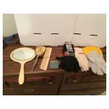 Gloves dresser set etc.