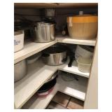 Asst. Pots, pans, wok, frying pans