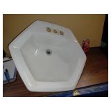 Lavabo en porcelaine