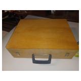 Valise de peintre en bois