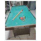 Table de pool pour jeune, boule incomplet