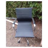 Chaise de bureau, lï¿½gerte de bonne qualitï¿½....