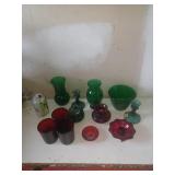 Vaisselle rouge et verte