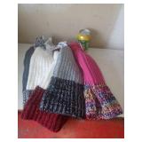 5 Tuques en laine , neuve