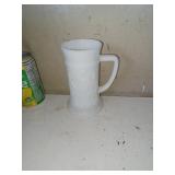 Tasse en Milk Glass