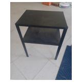 Petite table en métal