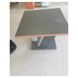 Table basse 24'' x 24'' x 19''