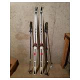 Bonna 2200 Snow Skis & Poles