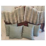 Throw Blankets & Decorator Pillows