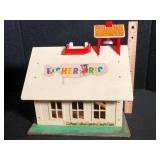 Vintage Fisher-Price Play Family School 923