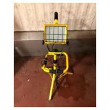 Portable 500-Watt Halogen Work Light Tripod